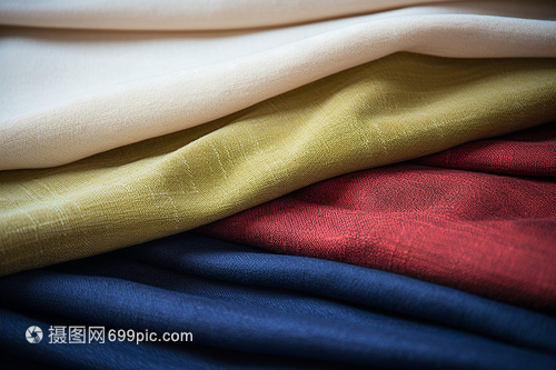 彩色亞麻布與針織品 自然與柔美的時(shí)尚對話